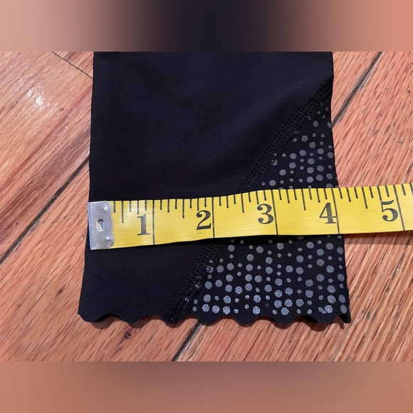 Lululemon Tight Stuff Black Tights Women’s Size 6 Reflective - Picture 11 of 11
